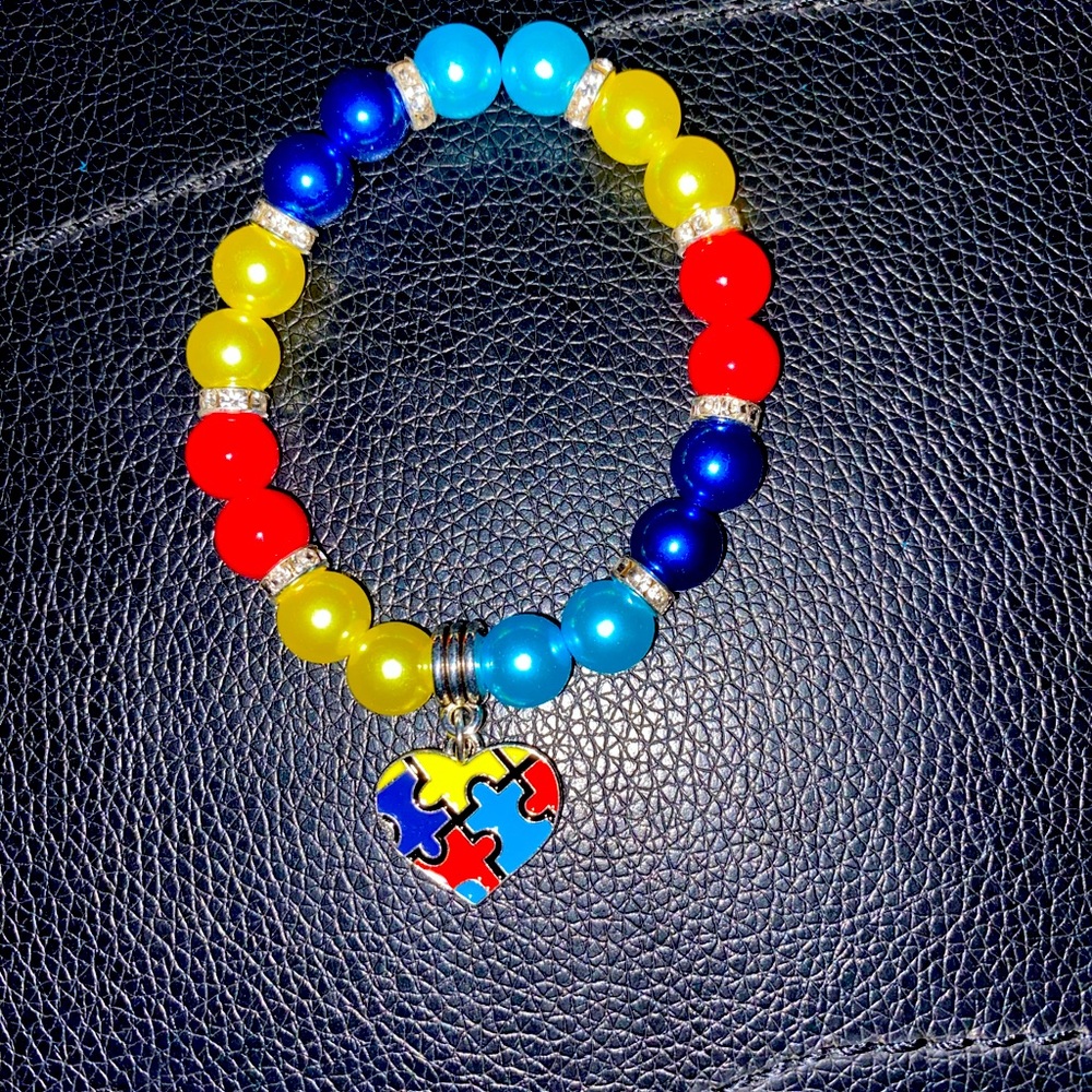 HEART AUTISM PIECE BEADED BRACELET
